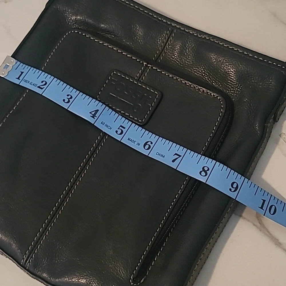 Fossil Cross Town Black Leather Slim Crossbody Messenger Bag Errands Practical